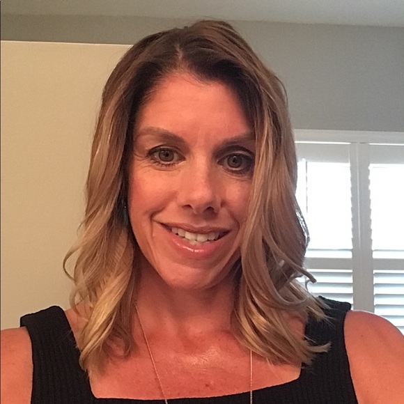 Meet your Posher, Elaine - Picture 1 of 1